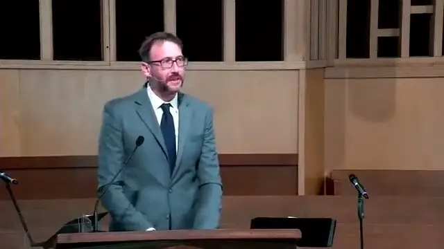 Steve Fainer at the start of A Sleepy Wakey Sermon
